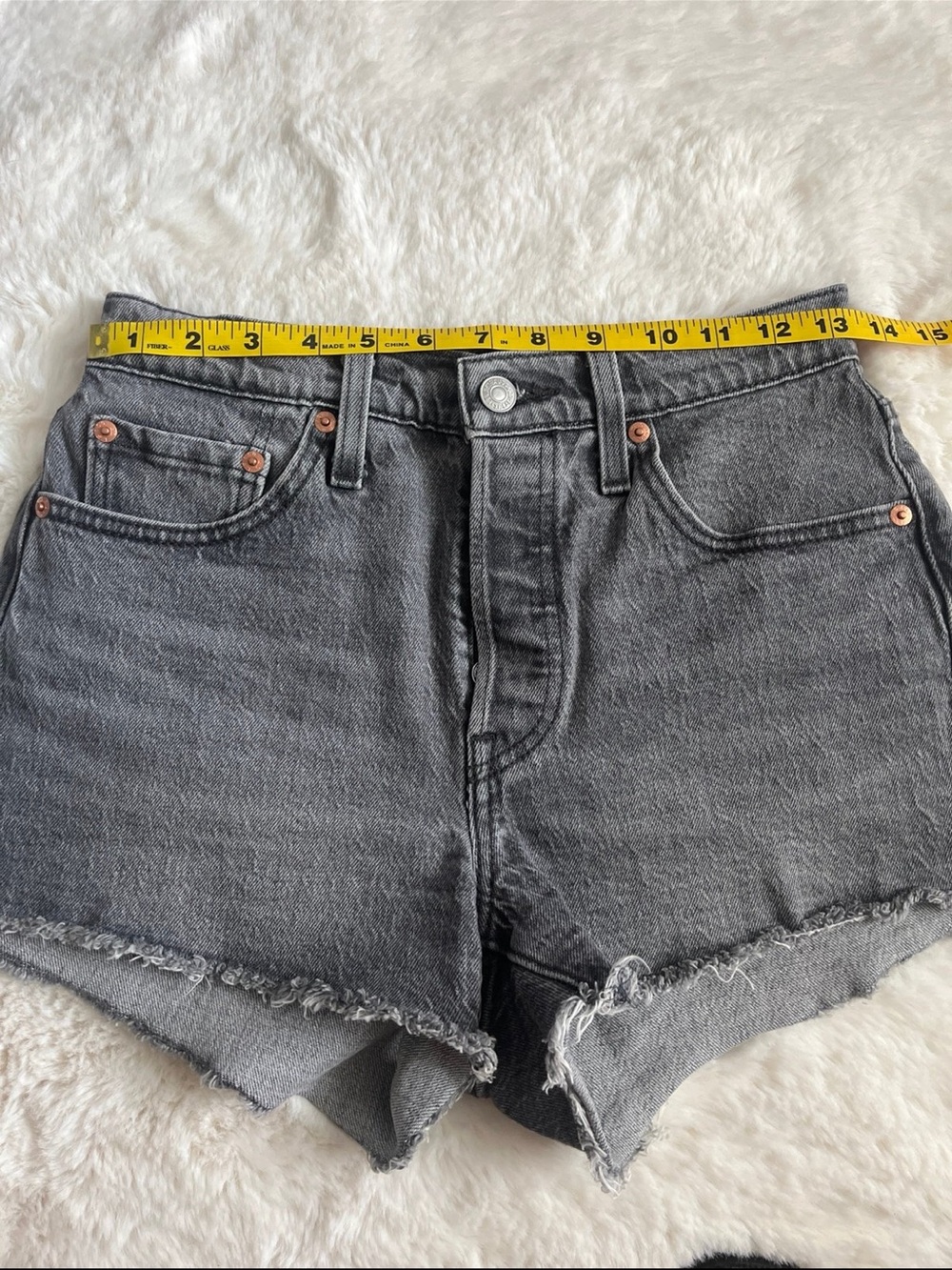 Levi’s 501 Original Shorts in Faded Black, size 25 - Picture 8 of 10
